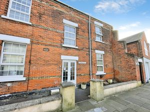 Fountain Court- click for photo gallery